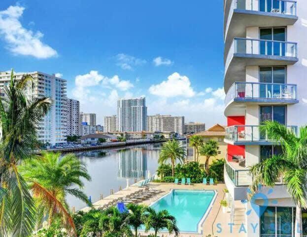 Pool - Infinity View - Balcony - Gym - Near Beach Hallandale Beach Exteriör bild